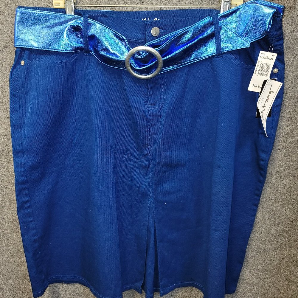 Woman's Jamie Nicole skirt